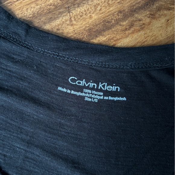 Calvin Klein black snakeskin print t-shirt in L - Picture 5 of 5